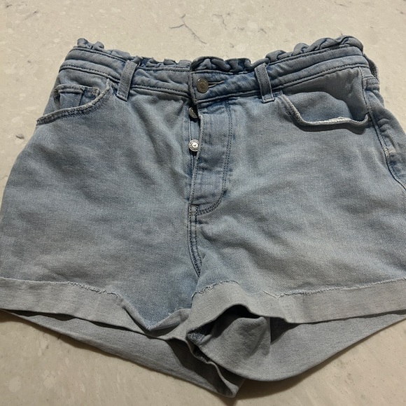 Hollister Pants - Hollister Ultra High-Rise Mom Shorts – Paperbag Waist – Size 25